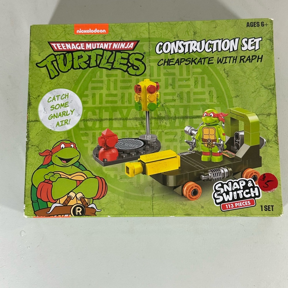 Teenage Mutant Ninja Turtles: Snap & Switch Cheapskate w/Raph Construction Set